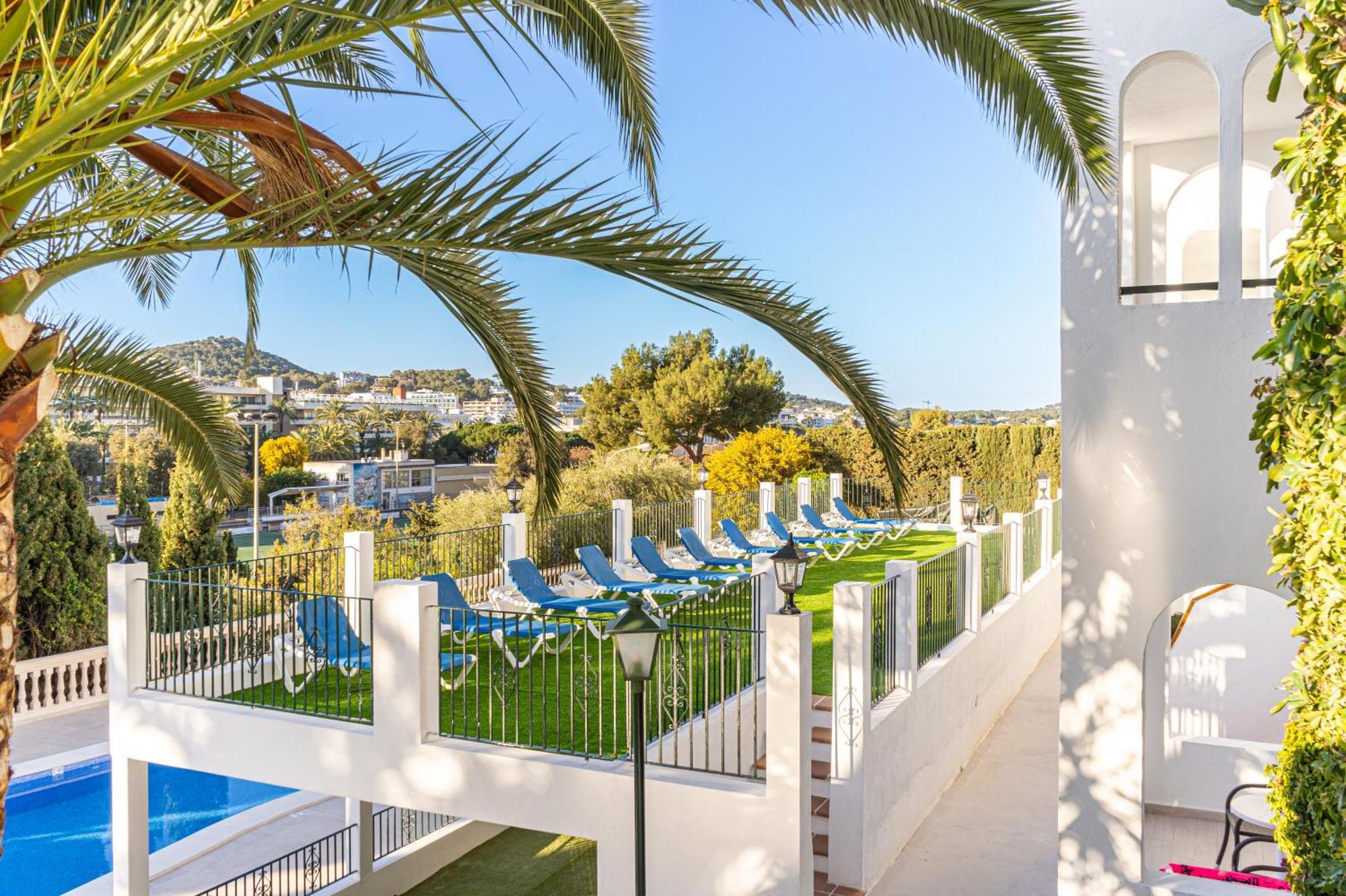 סנטה פונסה Aparthotel Holiday Center מראה חיצוני תמונה
